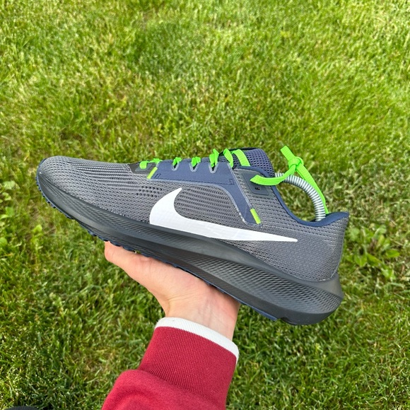 Shoes Nike Air Zoom Pegasus 40 NFL Seattle Seahawks Running size 9 brand new - Picture 2 of 5